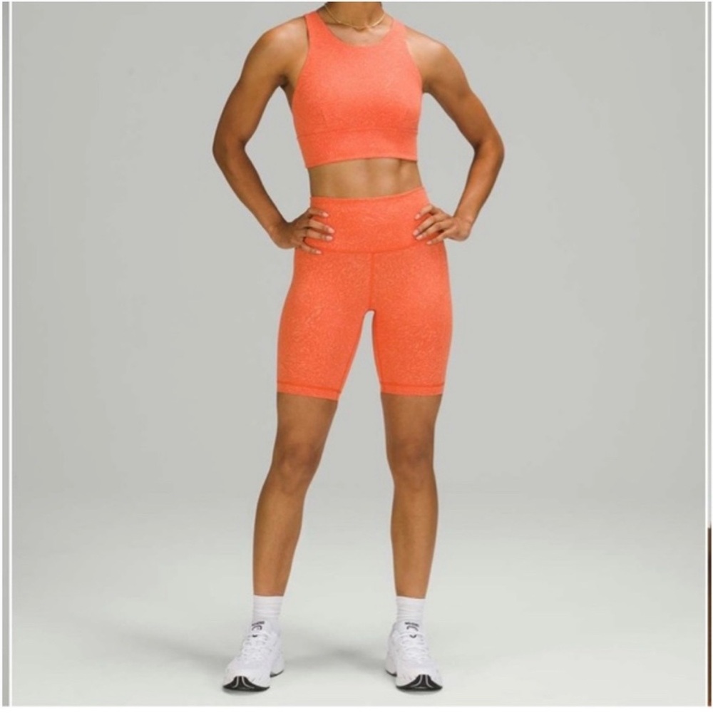 Lululemon Wunder Train High Rise Short 8" in Crunch Warm Coral. Size 4